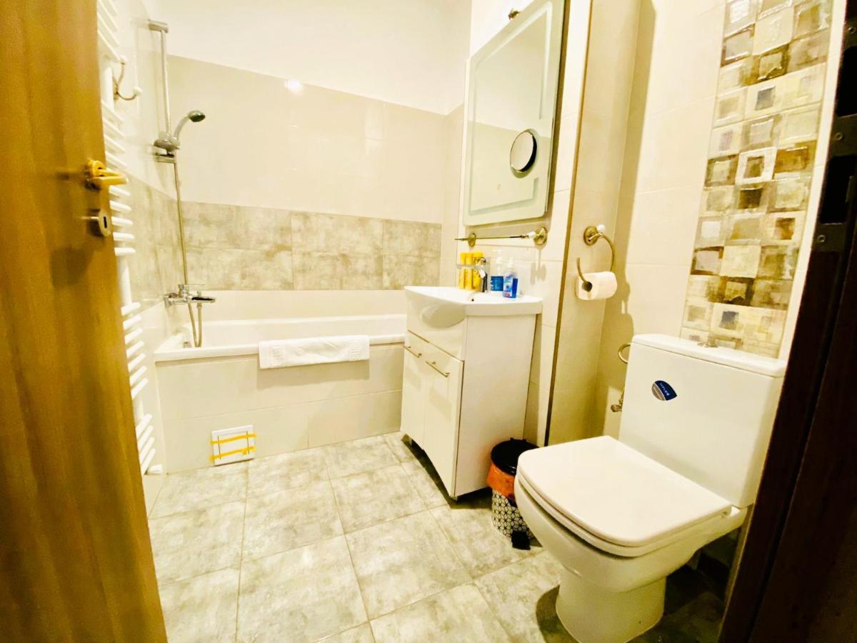 Plaza Residence Studio Bucarest Esterno foto